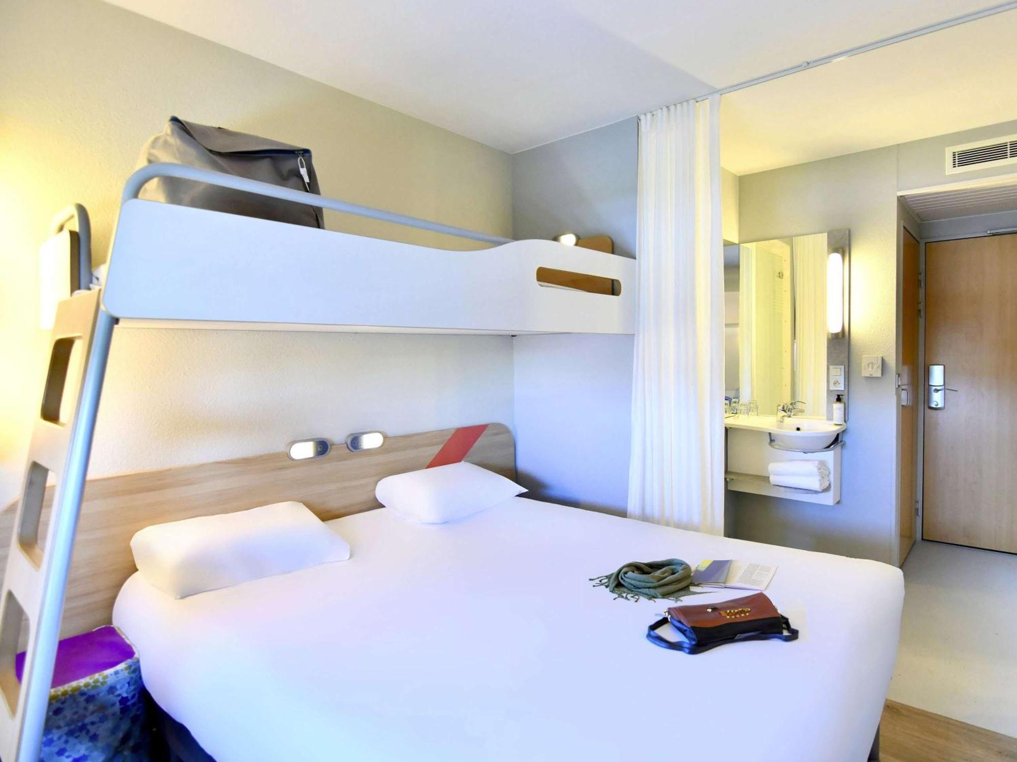 Ibis Budget Nantes Reze Aeroport Екстер'єр фото